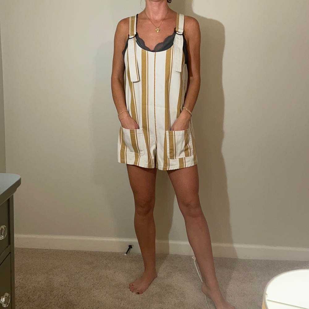 Billabong short overalls